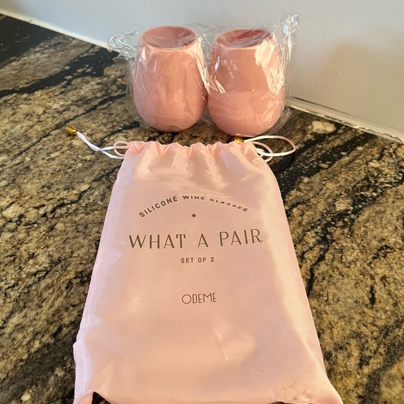 Odeme Silicone Wine Glasses - Picture 3 of 3